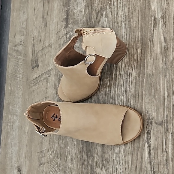 STYLE & CO JENNAA SHOOTIE 6M - Picture 1 of 7